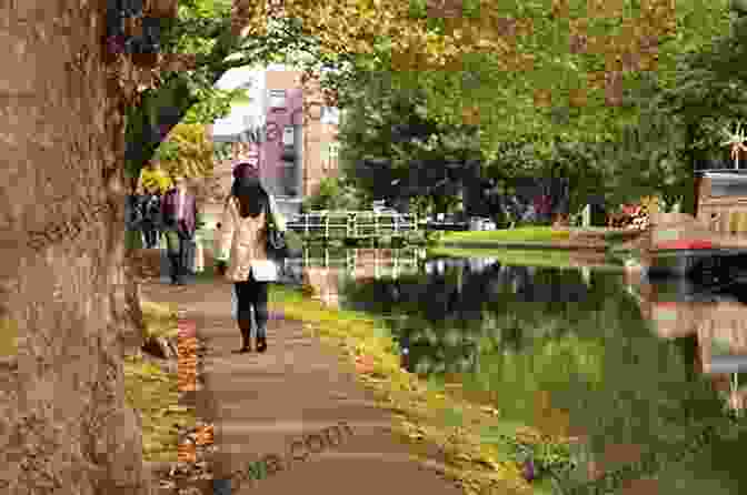 Grand Canal Dublin 10 Great Walks Iacob Adrian